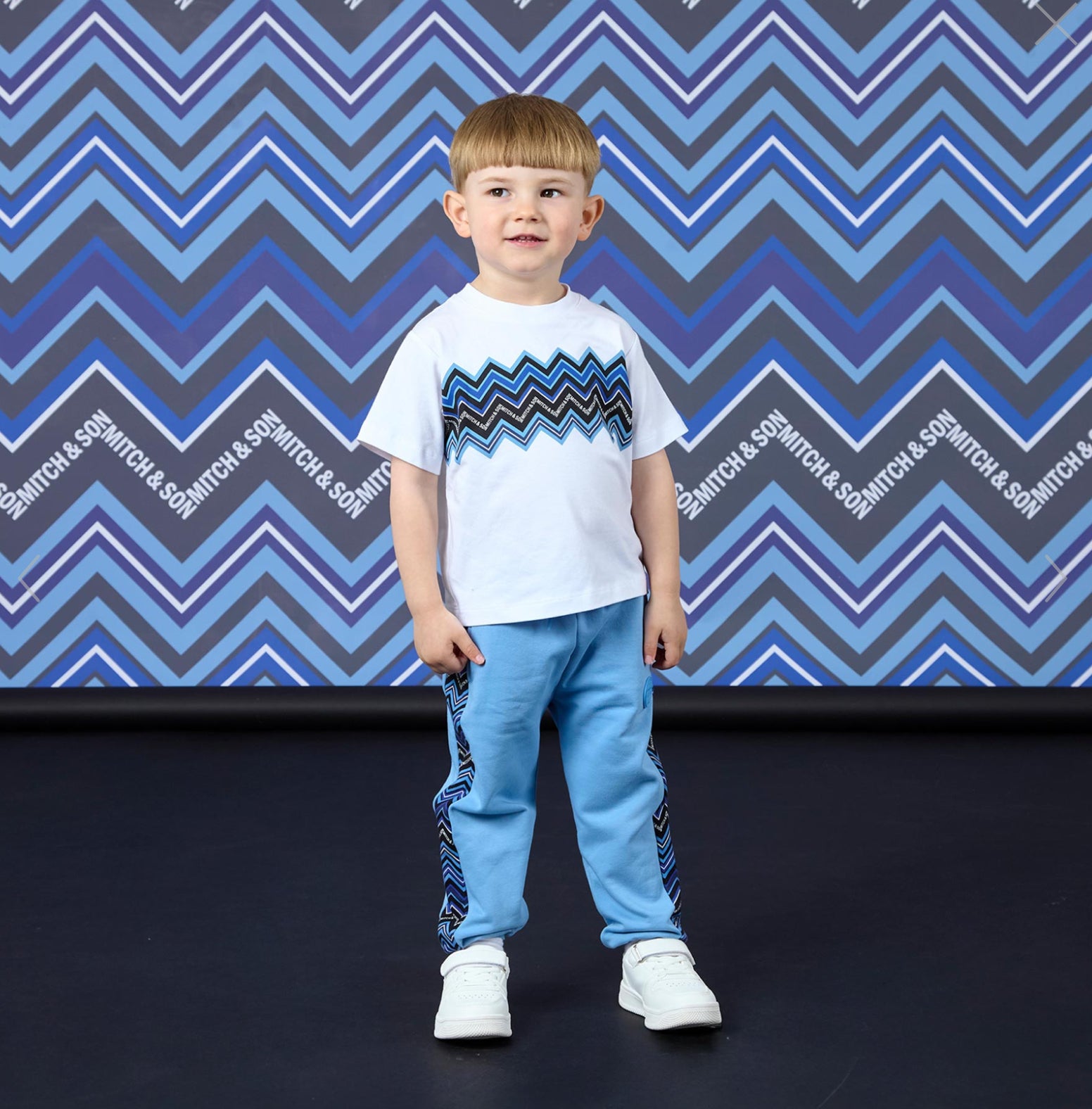 Mitch & Son Wallace ZigZag Print T-Shirt MS26611